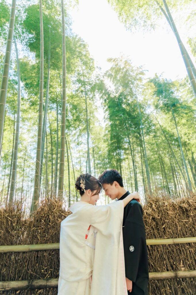 嵐山で白無垢と紋付袴の和装前撮り(竹林の小径)