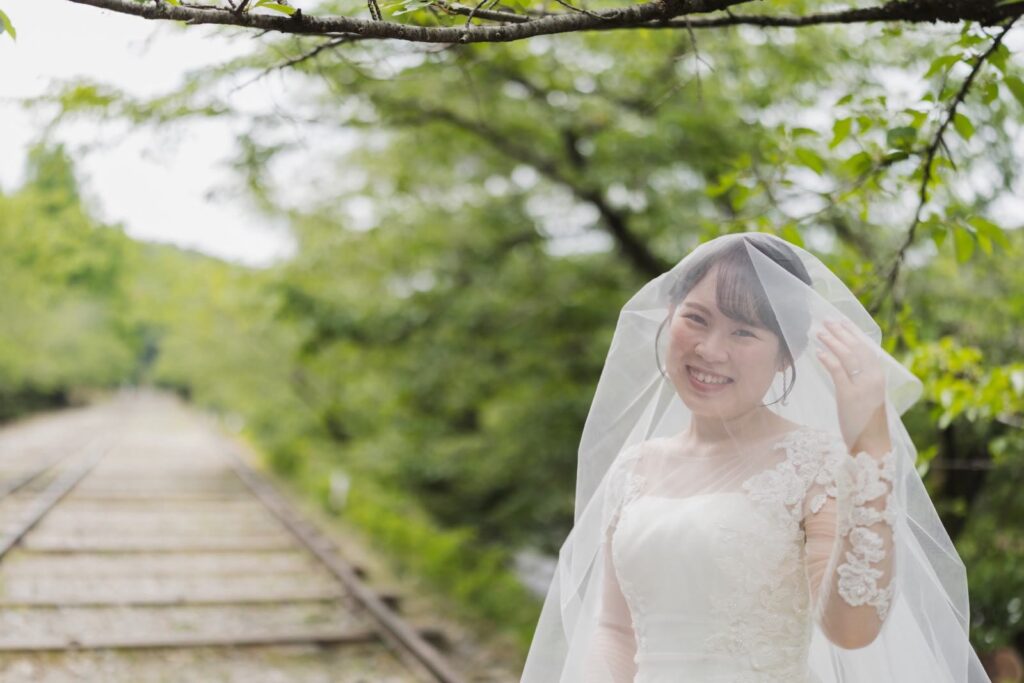 蹴上インクラインでドレスの洋装の前撮り(線路跡)